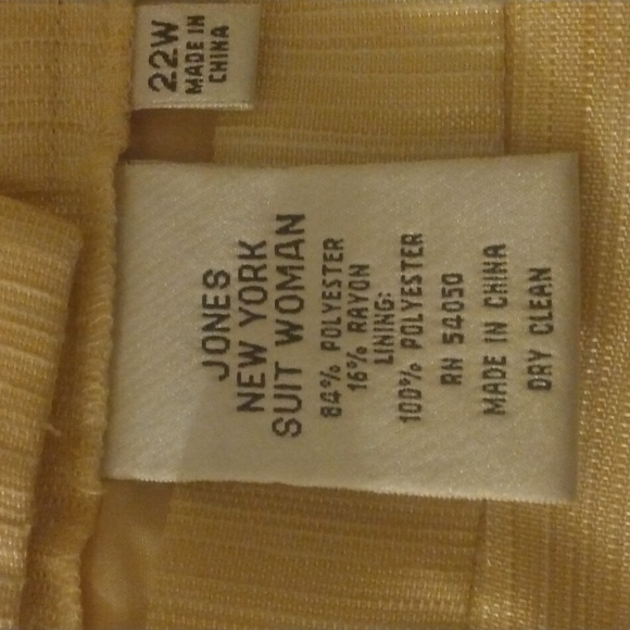 Light yellow jacket and matching skirt --Jones New York size 22W - Picture 9 of 9